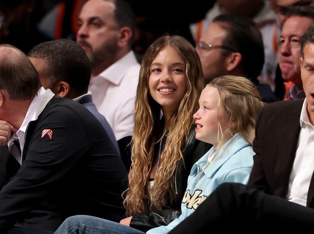 LOOK: Sydney Sweeney at the Knicks-Nets game and other pictures of the day in the NBA