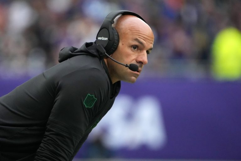 49ers bring back Robert Saleh as defensive coordinator