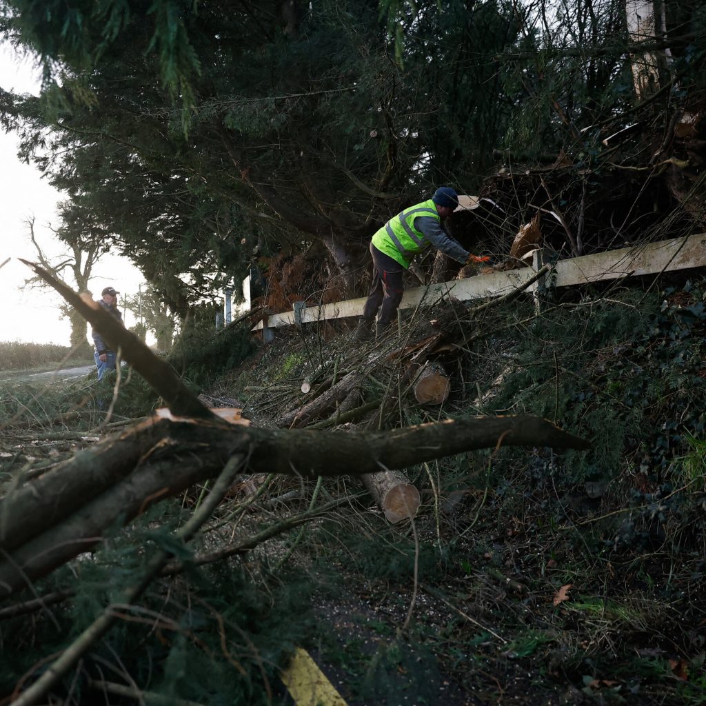 Storm Eowyn Leaves a Third of Ireland Without Power