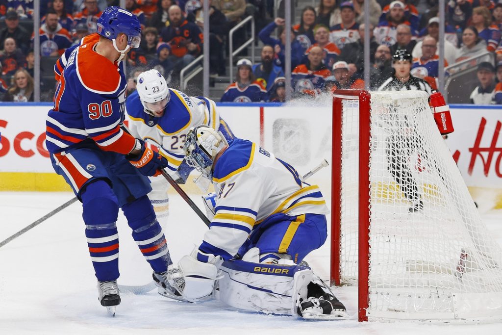 Ryan Nugent-Hopkins rallies Oilers past Sabres 3-2