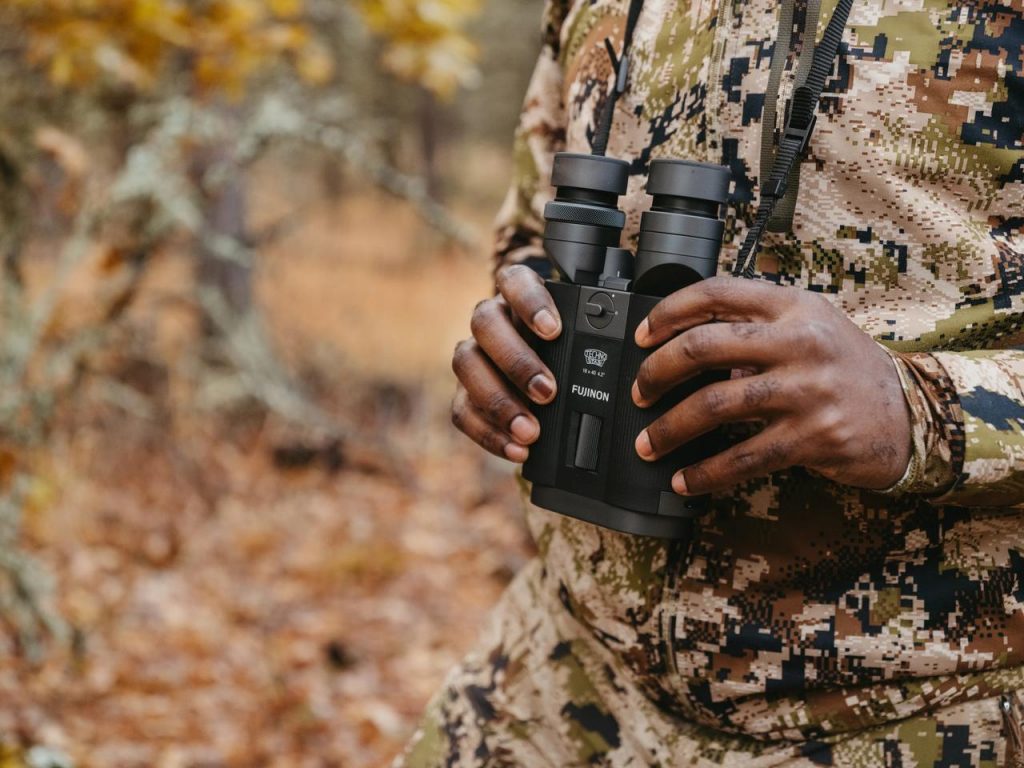 Stabilized compact binoculars give birdwatchers a steady hand