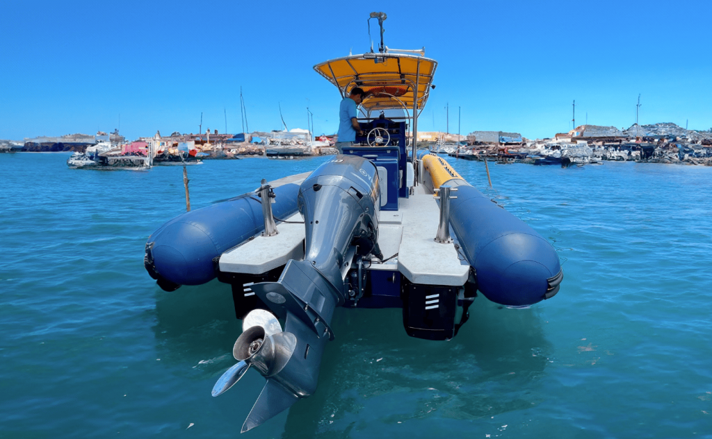 Biomimetic hubless outboard motor brings smart hybrid power to boating