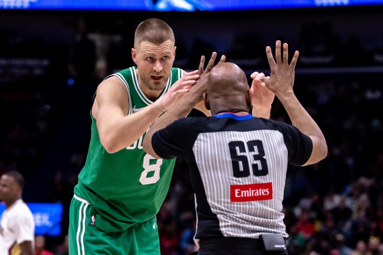 LOOK: Kristaps Porzingis argues with ref Derek Richardson and other pictures of the day in the NBA