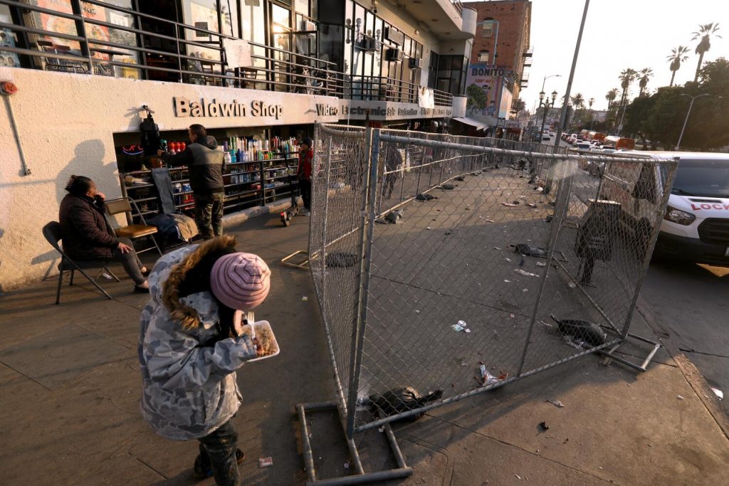 Column: MacArthur Park vendors are shut down to quell violence. What's next?