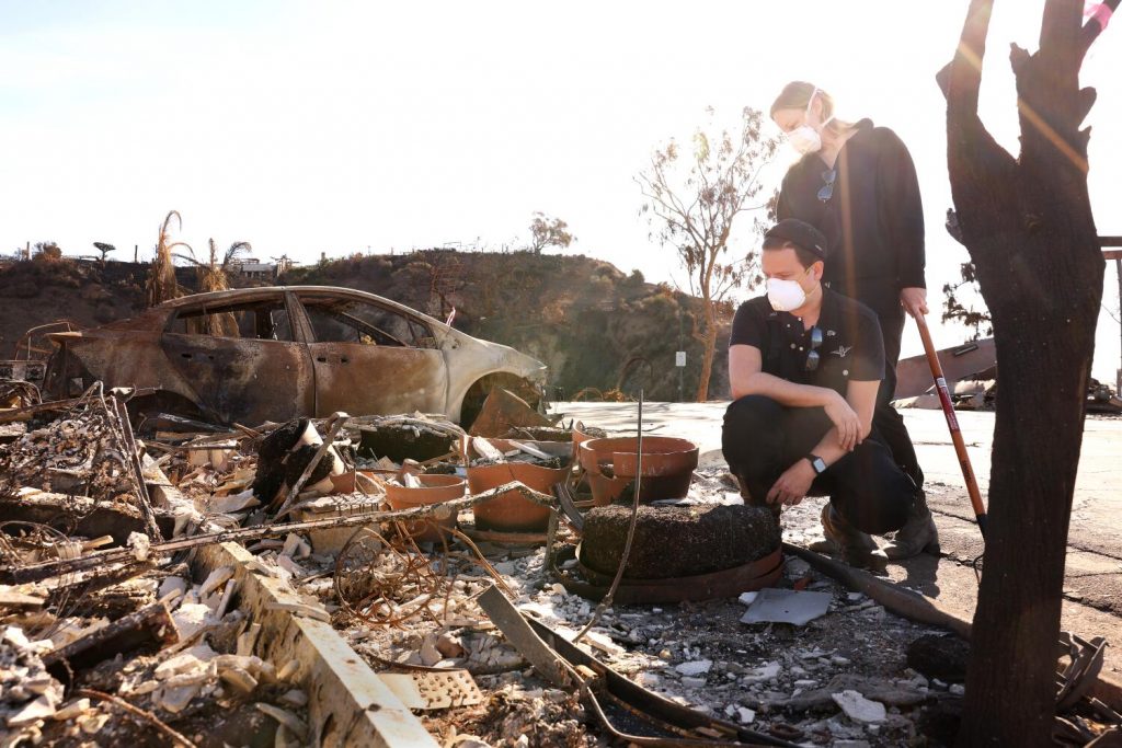 Mobile homes by the beach: In Pacific Palisades, a middle-class dream is destroyed